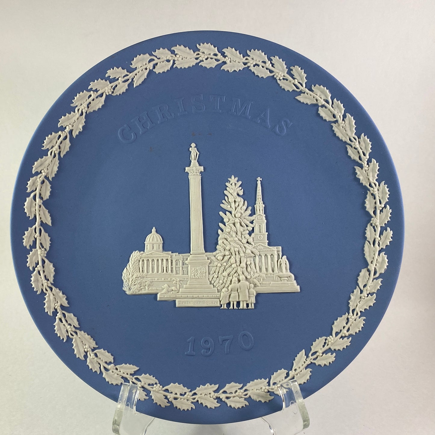 1970 Vintage Wedgwood Jasperware Christmas 8 "plate with Trafalgar Square design