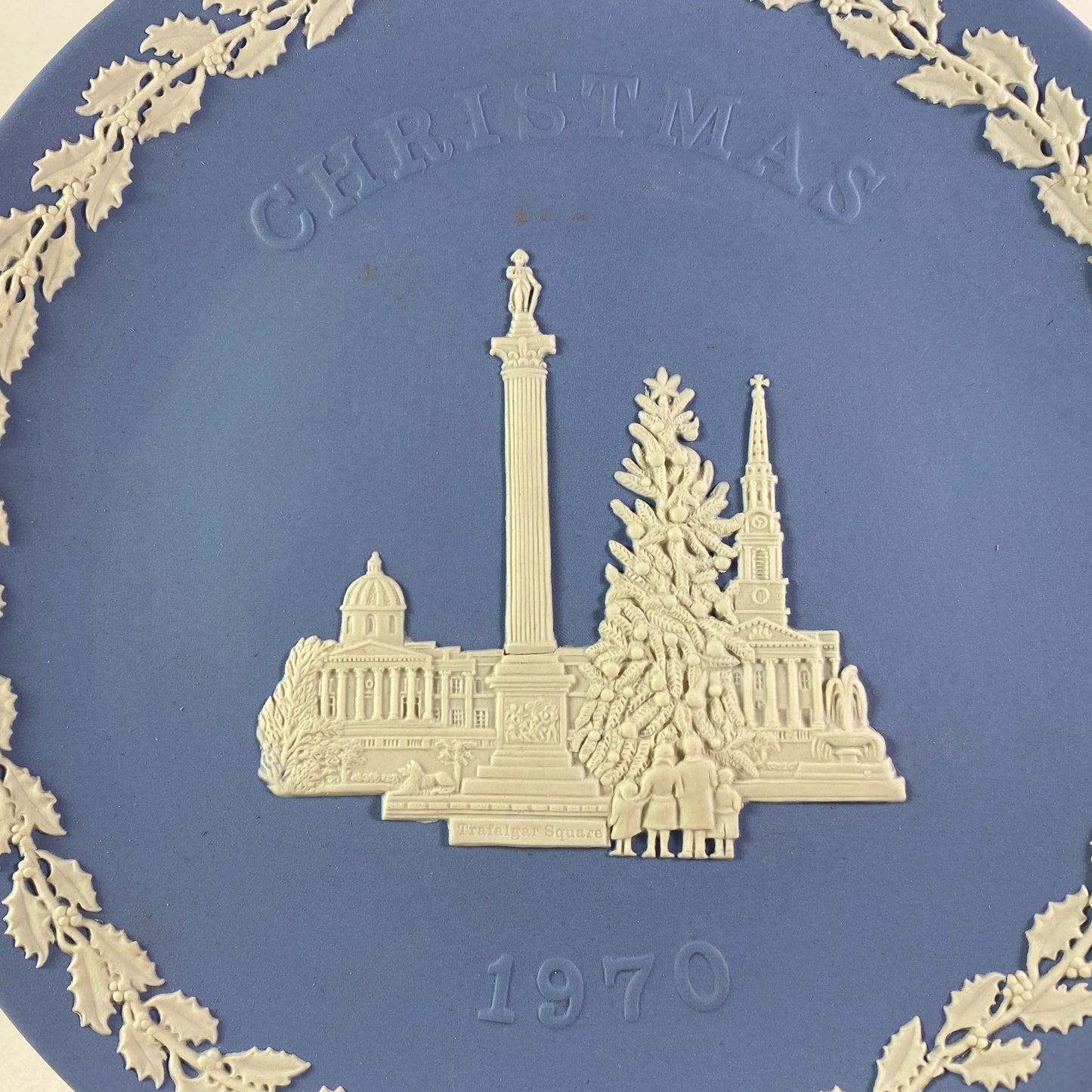 1970 Vintage Wedgwood Jasperware Christmas 8 "plate with Trafalgar Square design
