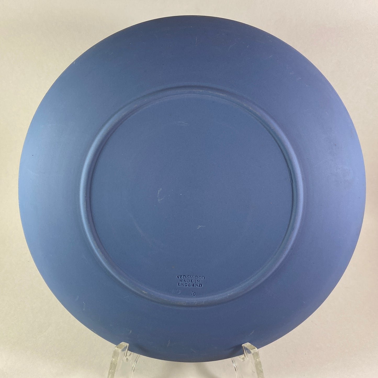 1970 Vintage Wedgwood Jasperware Christmas 8 "plate with Trafalgar Square design