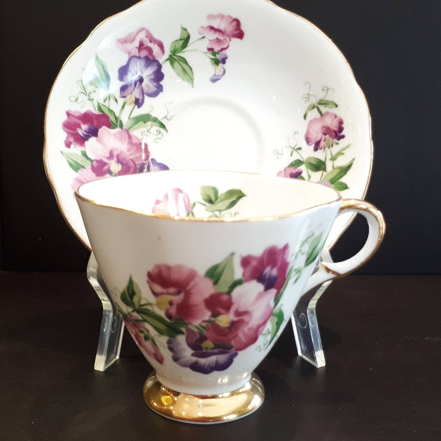 Beautiful Vintage, Windsor, Fine Bone China Floral Teacup And Saucer 397152