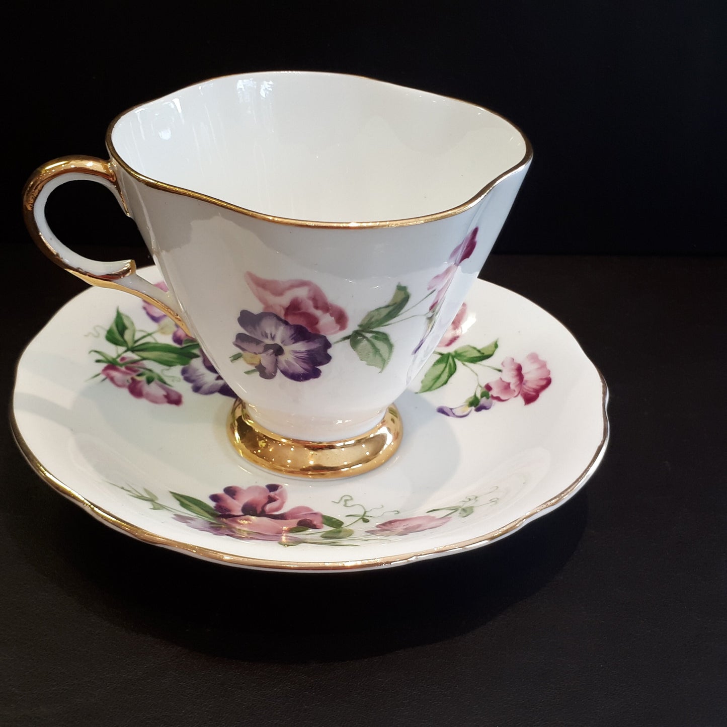Beautiful Vintage, Windsor, Fine Bone China Floral Teacup And Saucer 397152