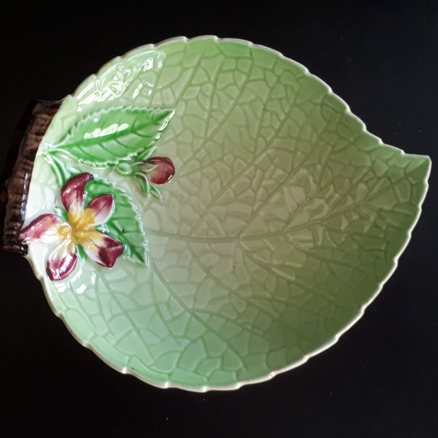 Vintage Carlton ware Green Apple blossom leaf plate dish