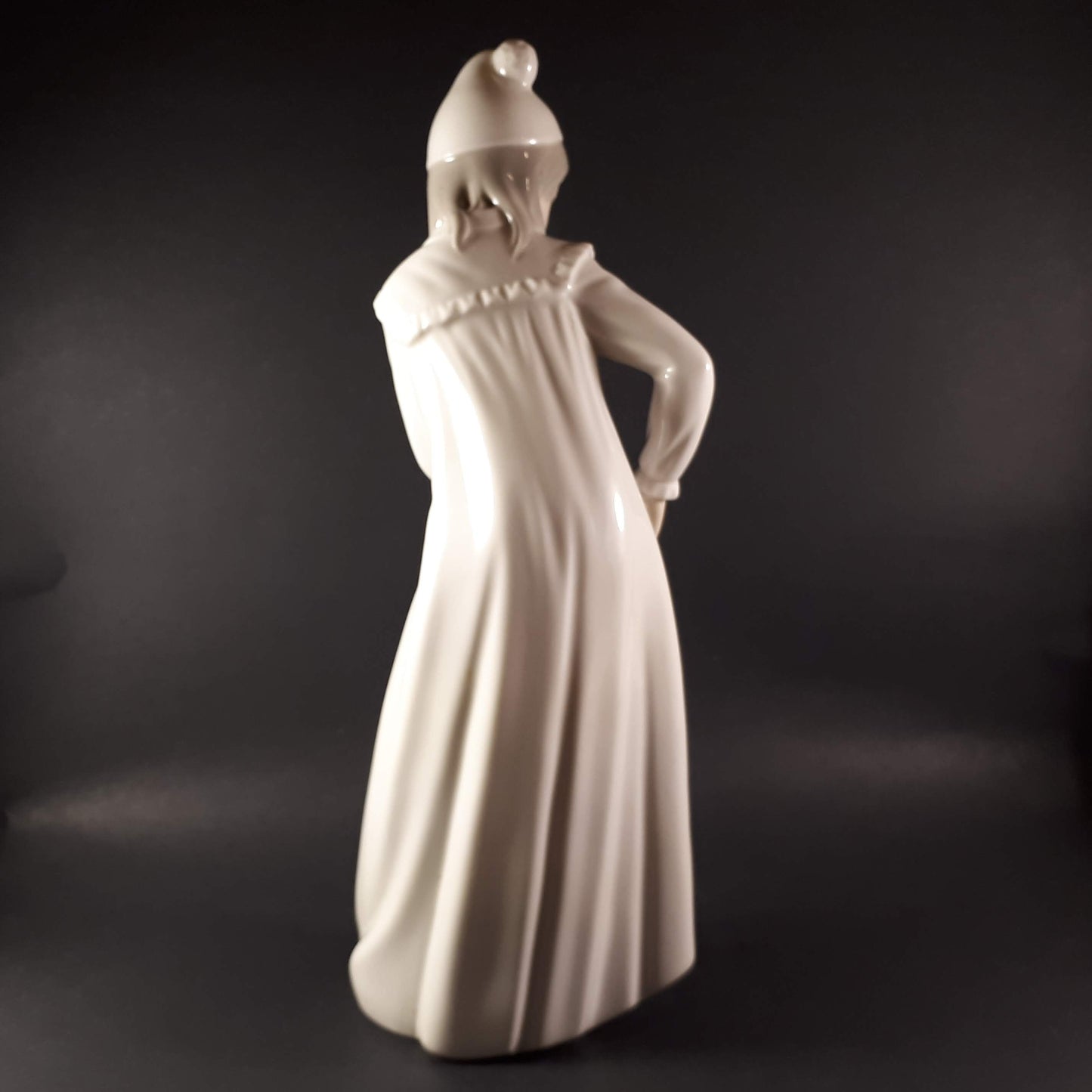 Lladro Daisa NAO Girl with Torn Nightgown Figurine Vintage 1980’s