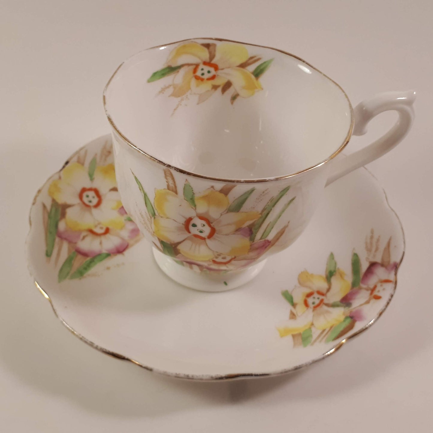 Vintage Royal Albert Narcissus Friendship Hampton footed Teacup and Saucer gold