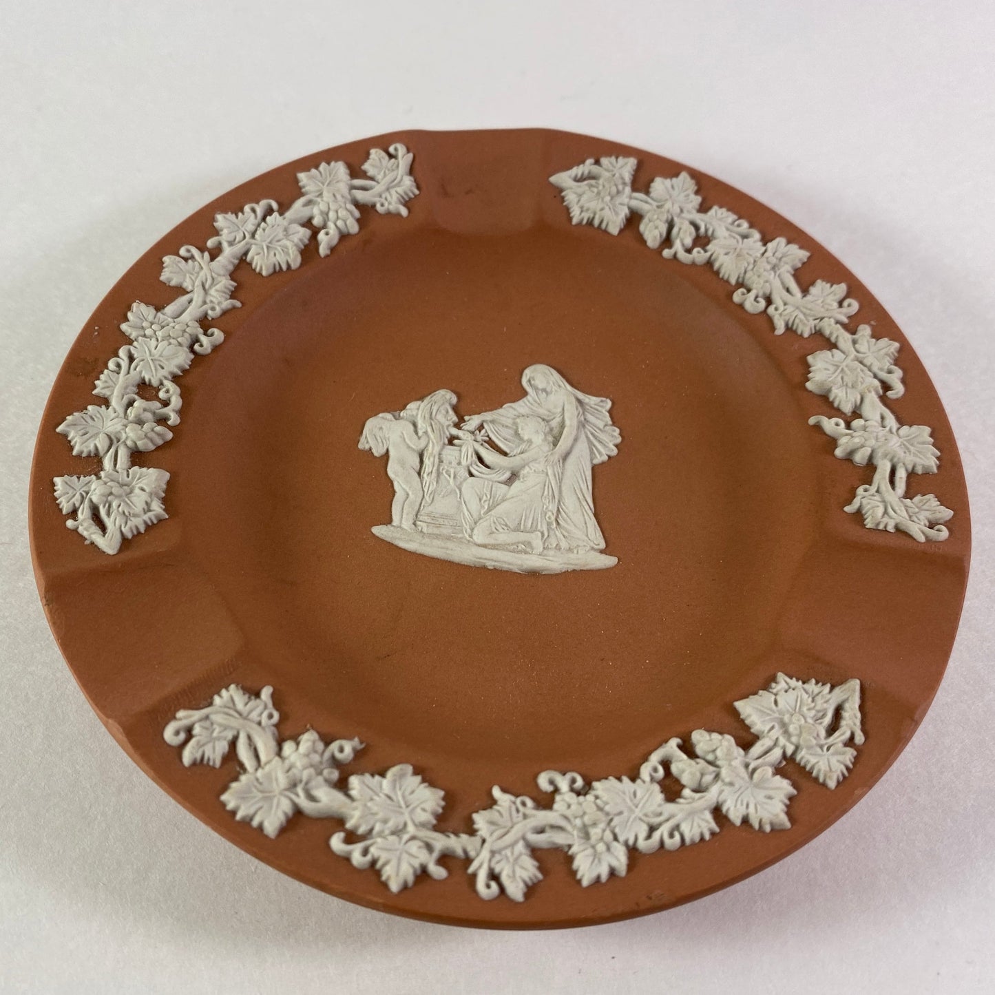 RARE !! Wedgwood jasperware Terra Cotta Ashtray 4.5 inches