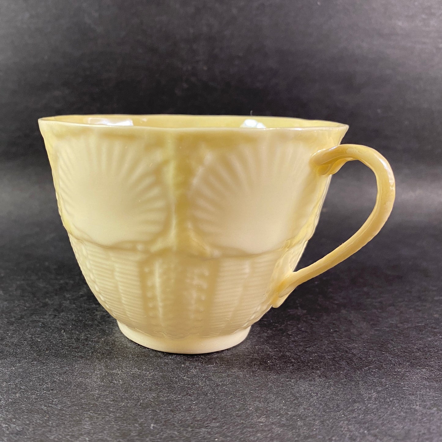 Rare Belleek shell design white/beige teacup
