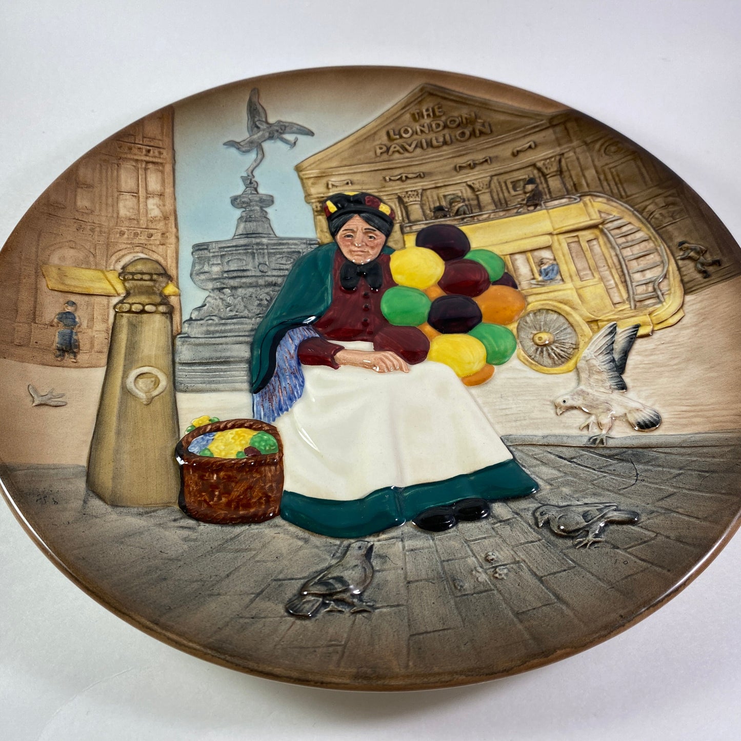 Vintage Royal Doulton The Old Balloon Seller (1930-93) 10 inches Plate D 6649