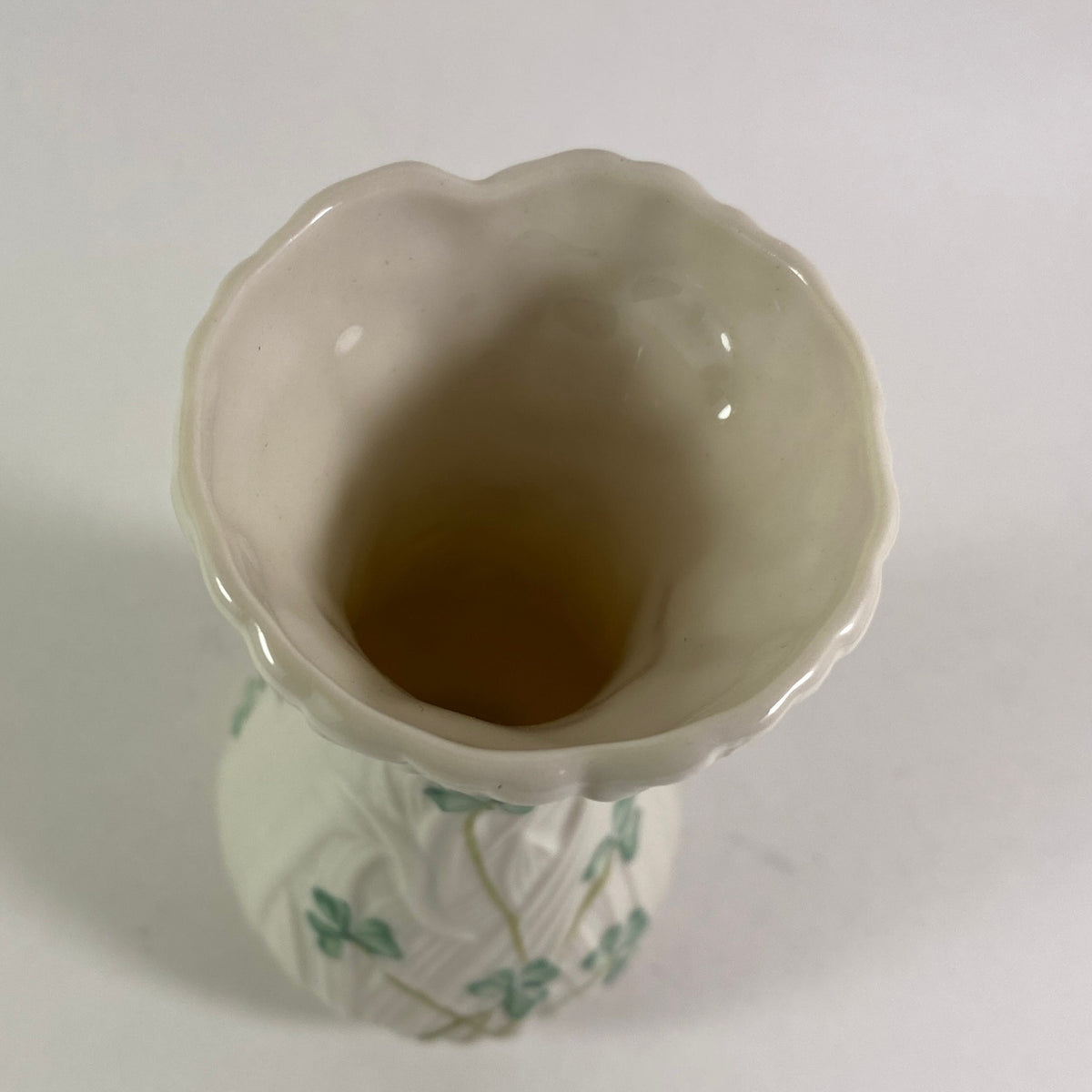 RARE Vintage Belleek Daisy Spill Vase 4.5” Black Mark