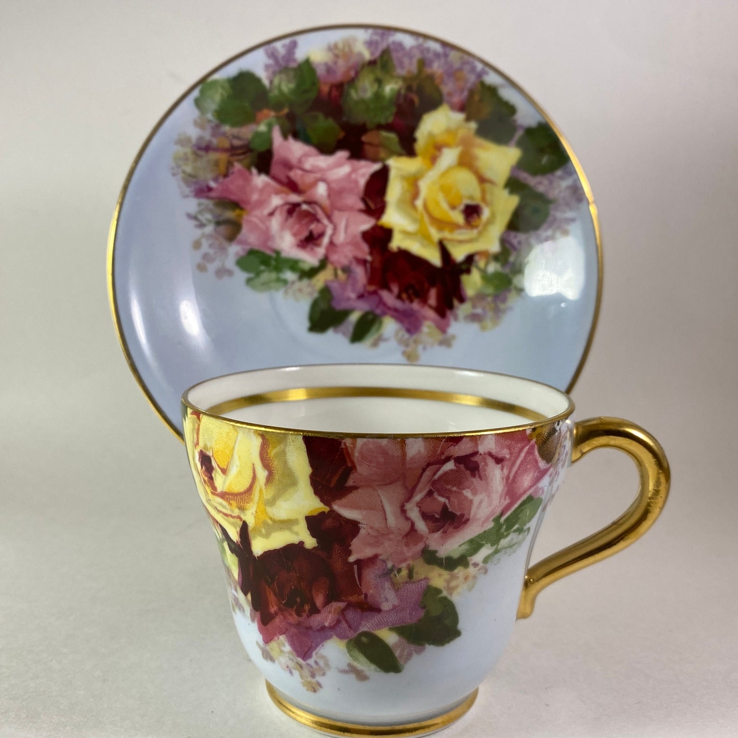 RARE !!! Stunning Stanley Cabbage roses pattern on baby blue shade teacup set
