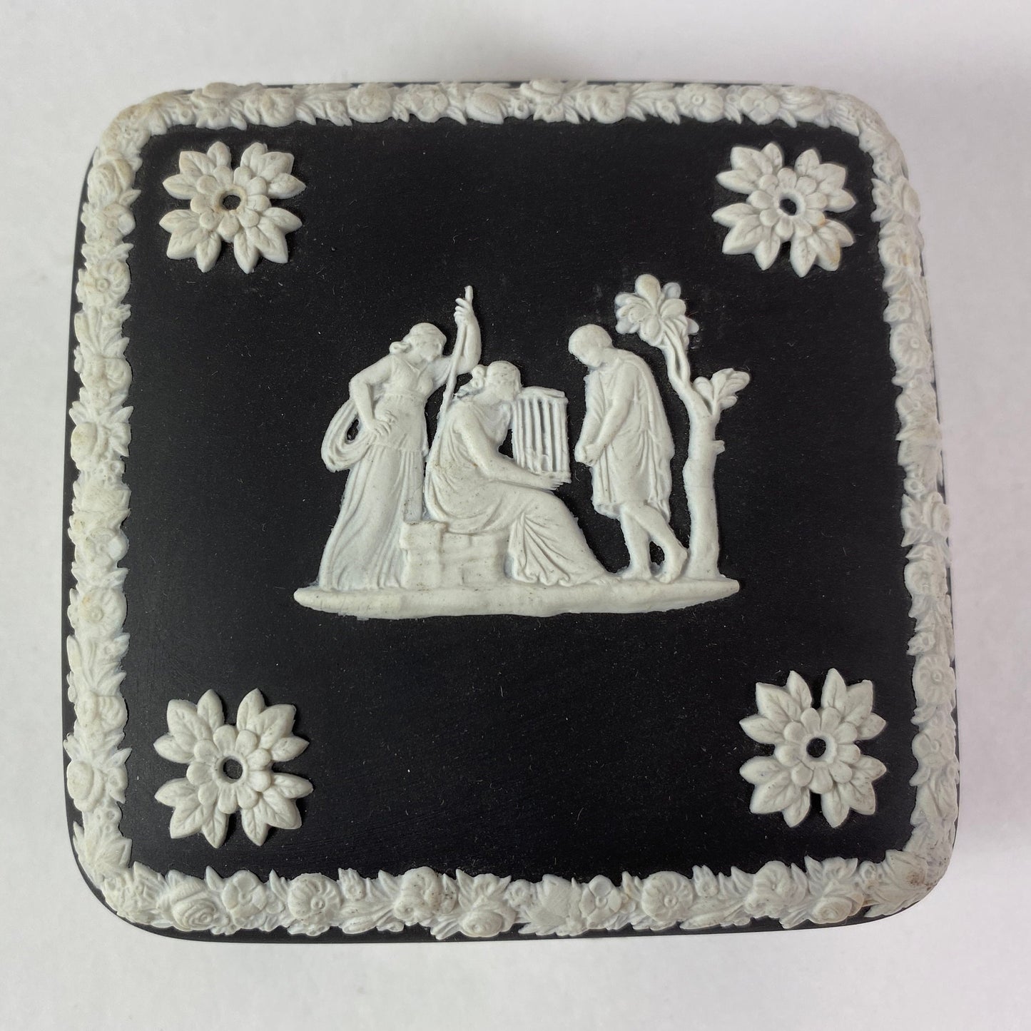 WEDGWOOD Black and White Jasperware Trinket Box with Classical Cameos Circa 1960