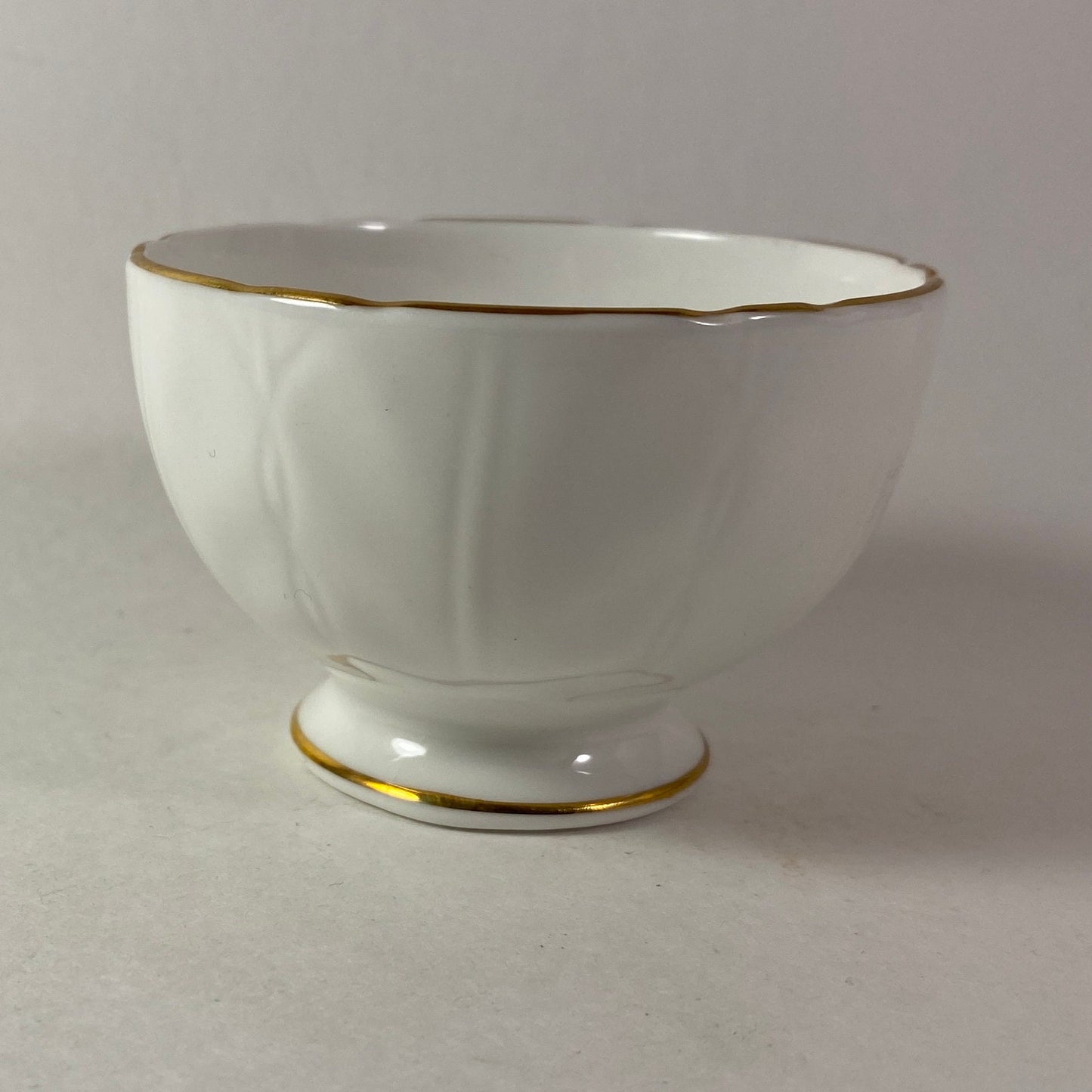 Aynsley, Blue Corn Daisy Flowers & Trellis open Sugar bowl