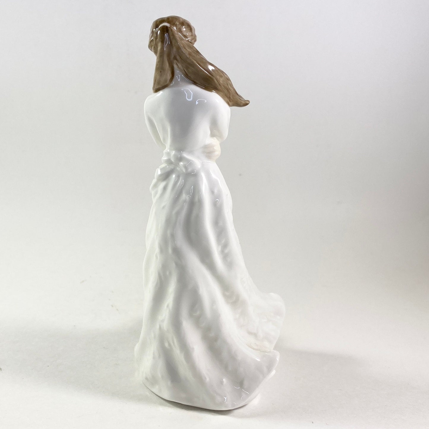 Royal Doulton Embrace International collectors club figurine HN 4258