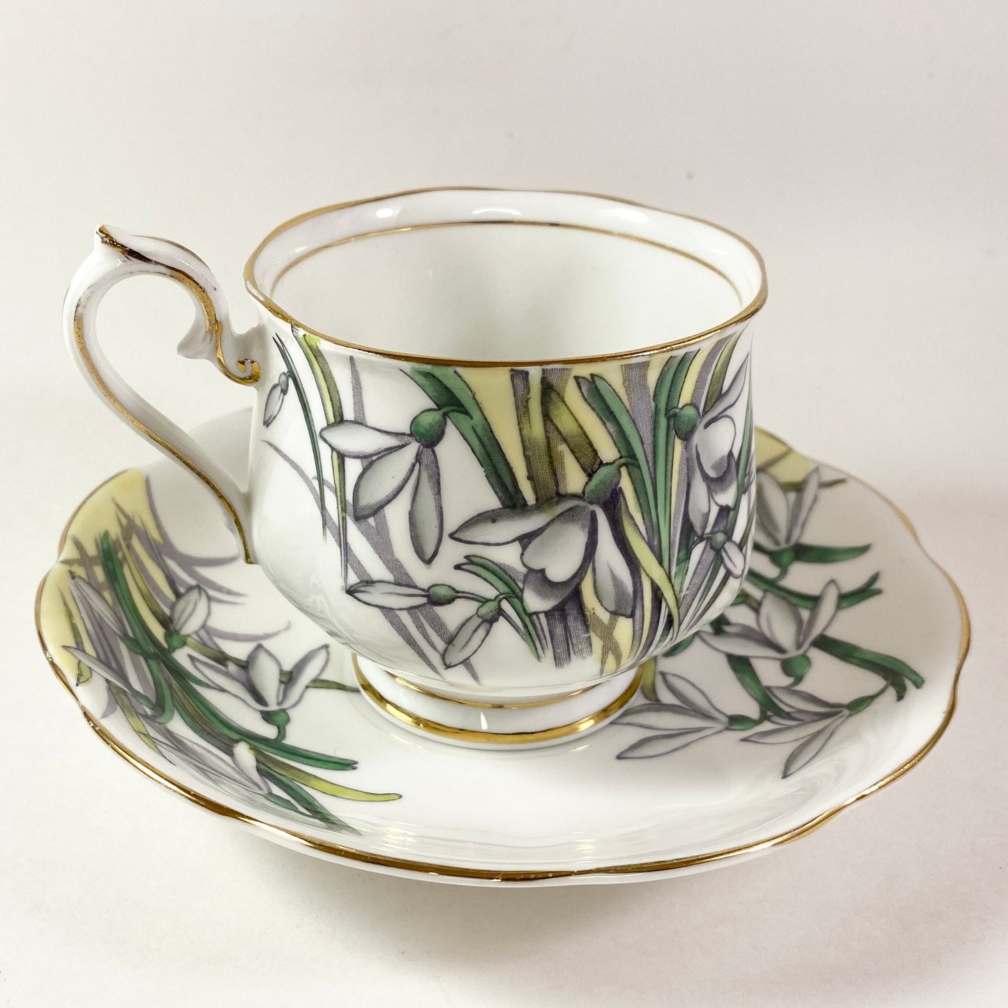 Vtg Royal Albert tea cup & saucer “SnowDrop” hand painted bone china