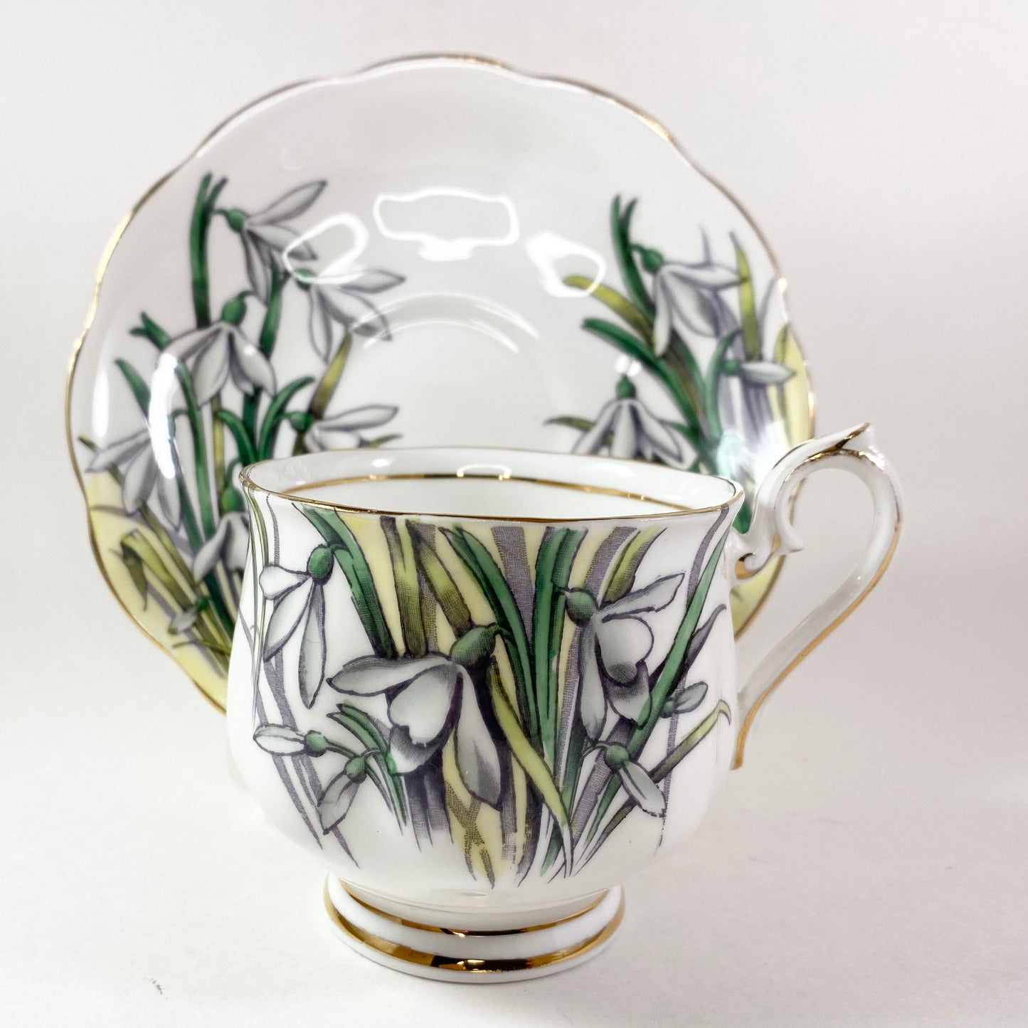 Vtg Royal Albert tea cup & saucer “SnowDrop” hand painted bone china