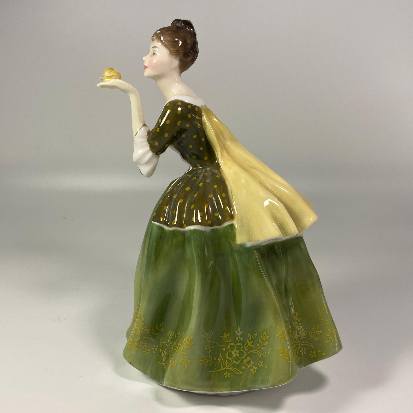 Royal Doulton Figurine FLEUR HN 2368 England Bone China 8" inches
