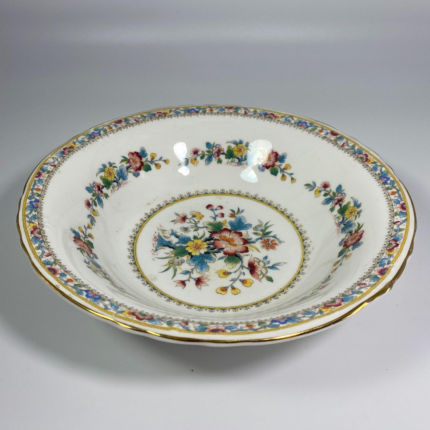 RARE !! Foley Ming Rose Fine Bone China 8 1/4” serving Bowl