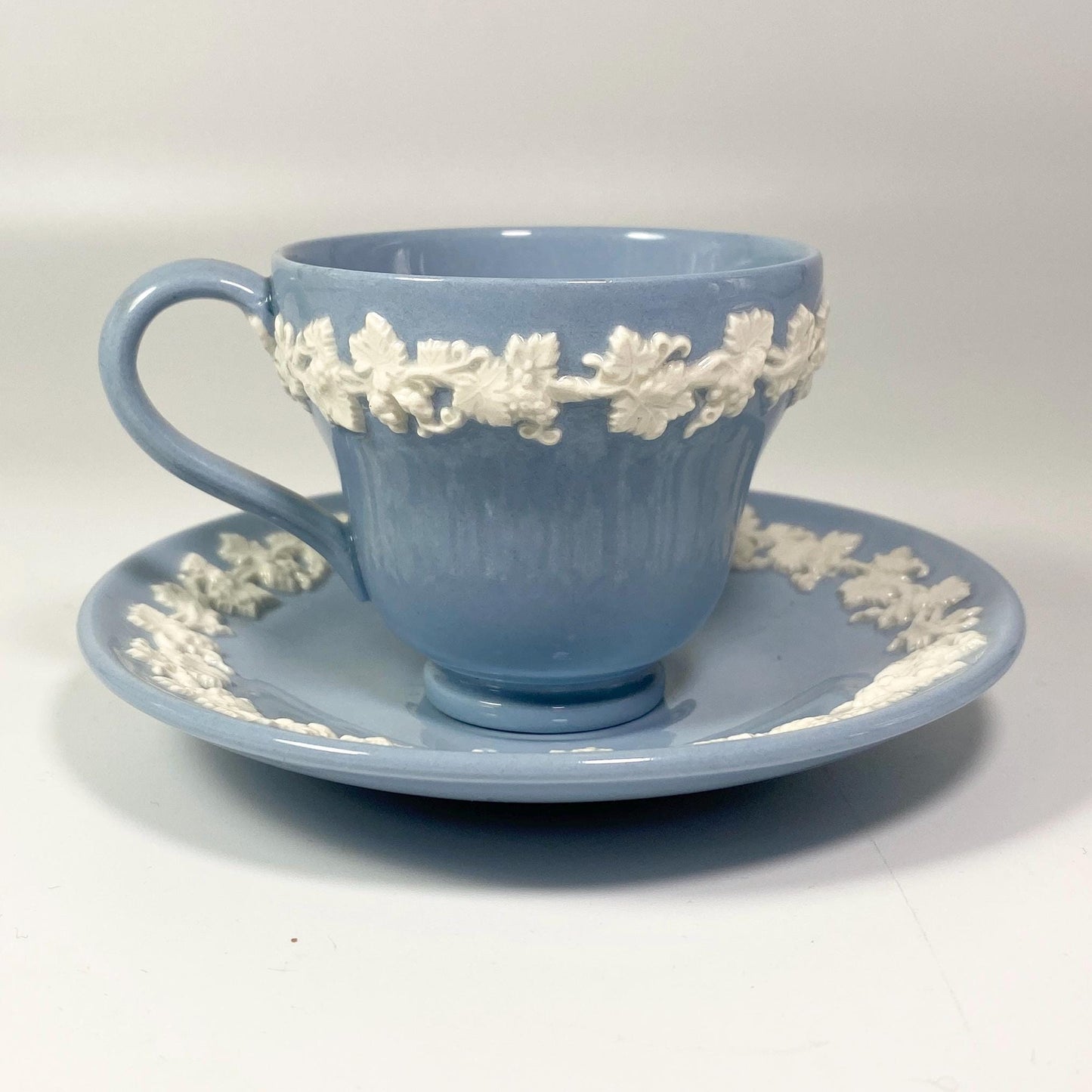 1950s WEDGWOOD QUEENSWARE Blue on Cream Footed Demitasse small Cup & Saucer