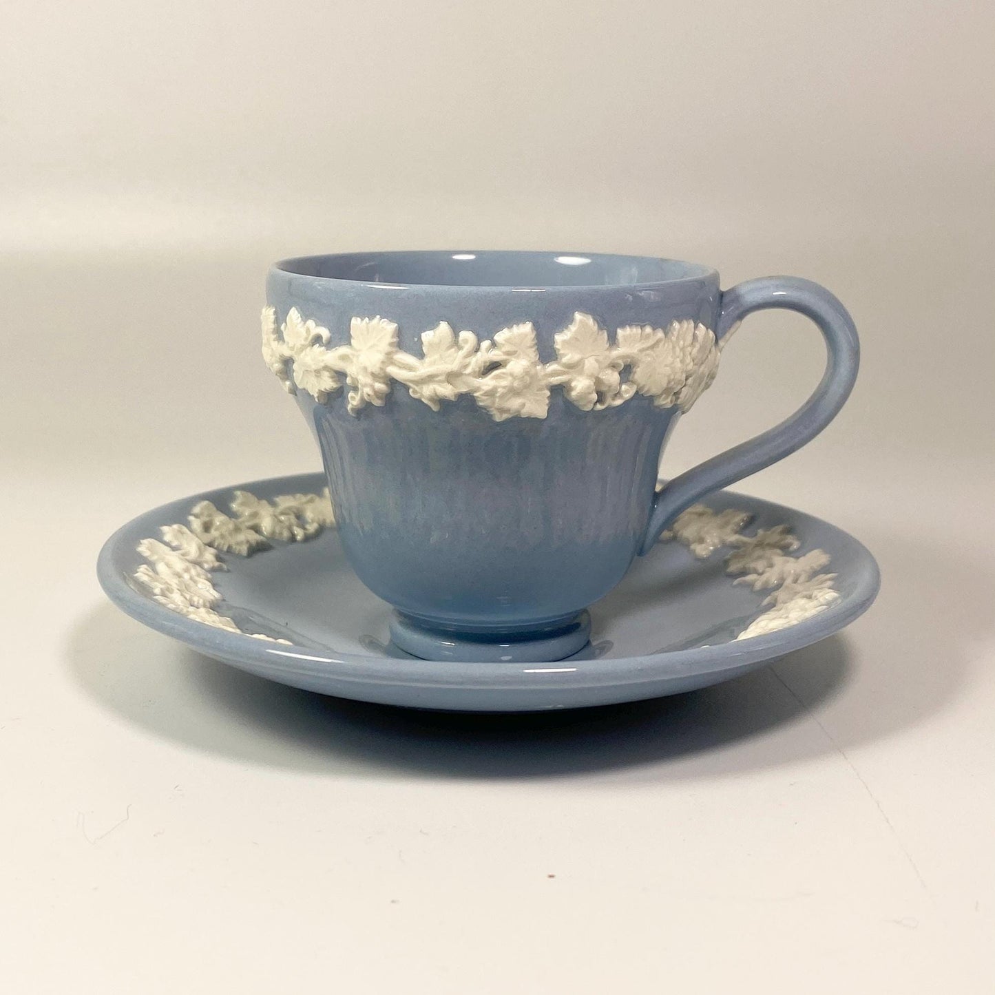 1950s WEDGWOOD QUEENSWARE Blue on Cream Footed Demitasse small Cup & Saucer
