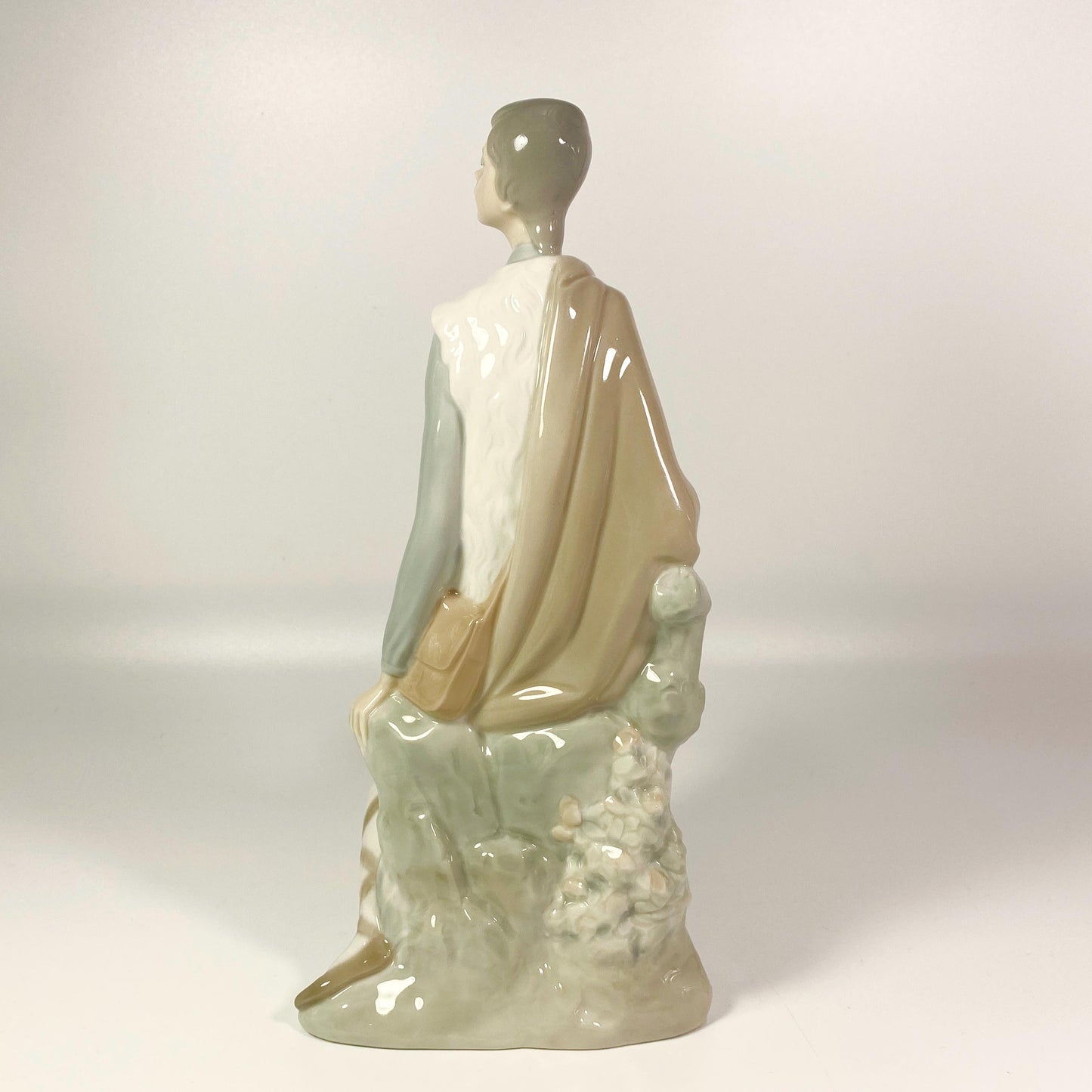 Nao by Lladro RARE Sheppard boy figurine 10" inches retired