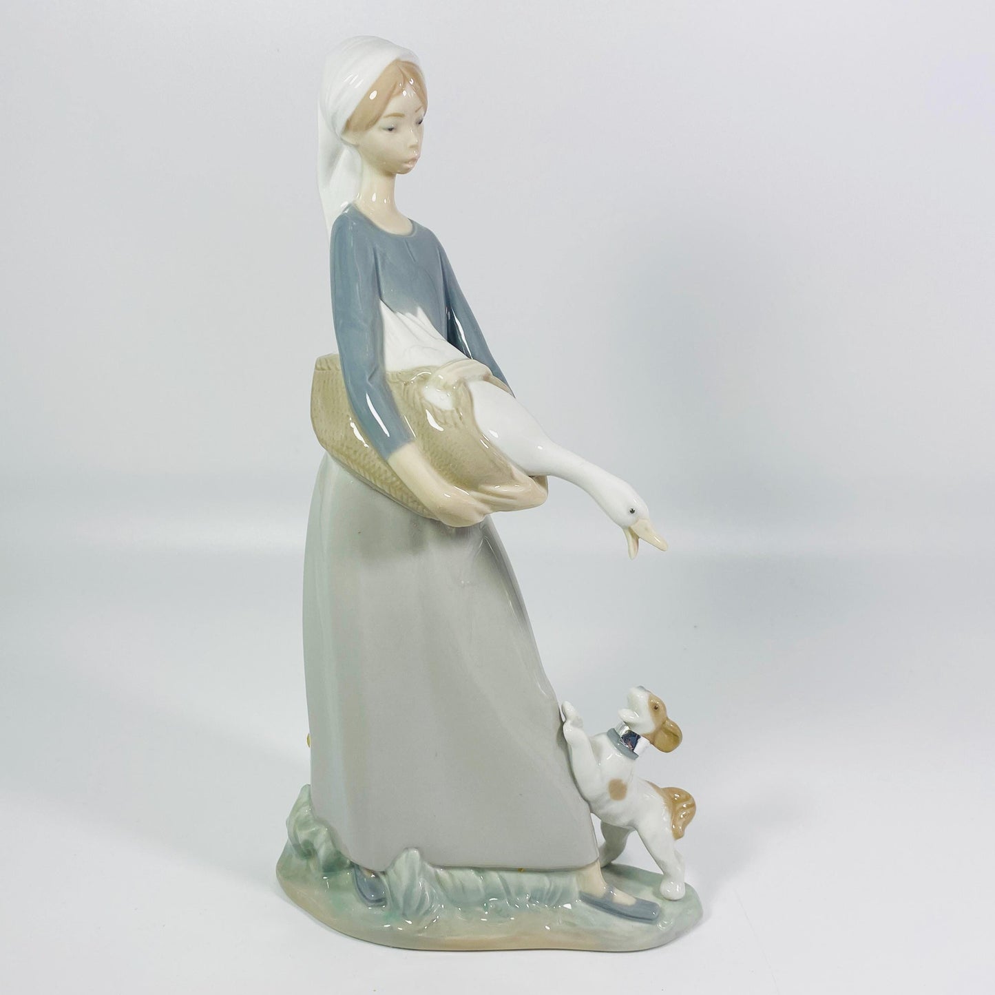 Retired Lladro Girl With Goose And Dog Figurine 4866 10.5” Tall Mint with Box