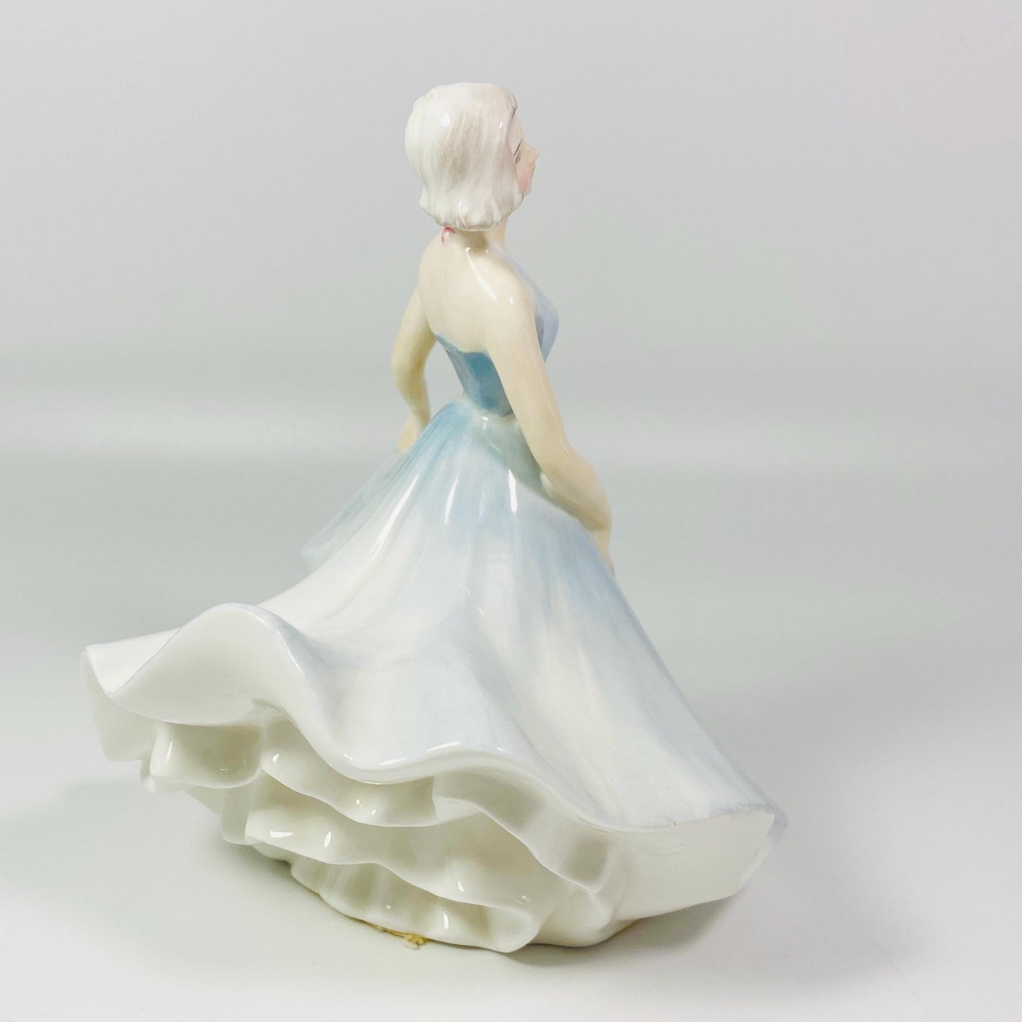 Royal Doulton PIROUETTE HN 2216 Year 1958 Lady Figurine