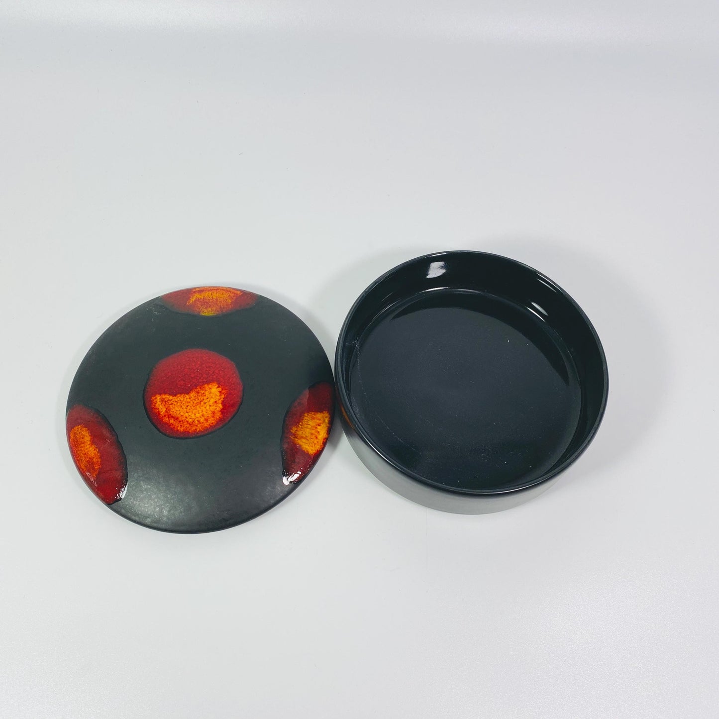 RARE !! Poole pottery lava drip volcano galaxy round trinket with lid
