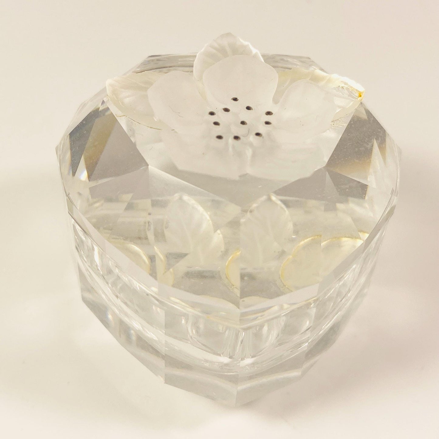 Rare VTG SWAROVSKI CRYSTAL Heart Shaped Jewelry Ring Box Frosted Flower Lid