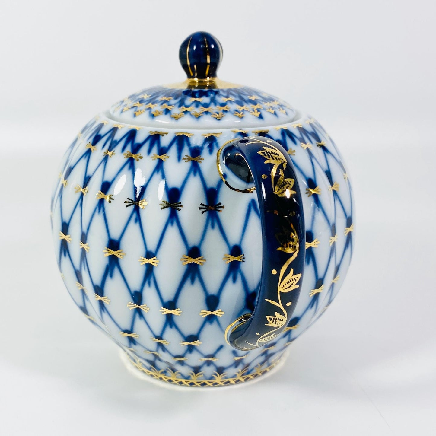 Lomonosov Russia Cobalt Blue Gold Net Imperial Porcelain Lidded Sugar Bowl