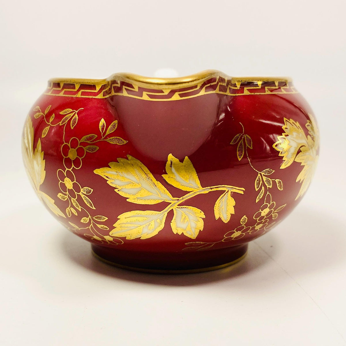 RARE !! Wedgwood RUBY TONQUIN W2488 Creamer 2.5" tall made in England