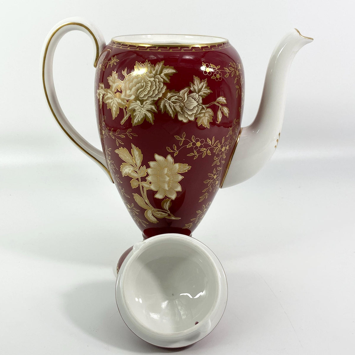 RARE !!! Wedgwood Ruby Tonquin England-Red, Gold Floral Scalloped TeaPot