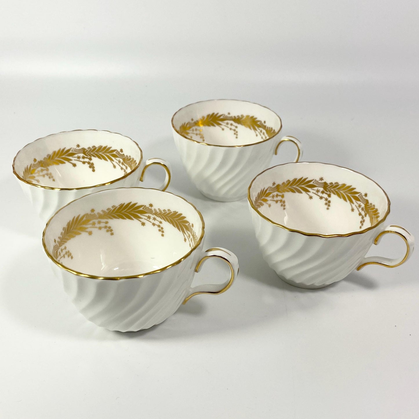 RARE !! Set of 4 Aynsley “Kent” Gold Gilt Bone China Replacement Teacups