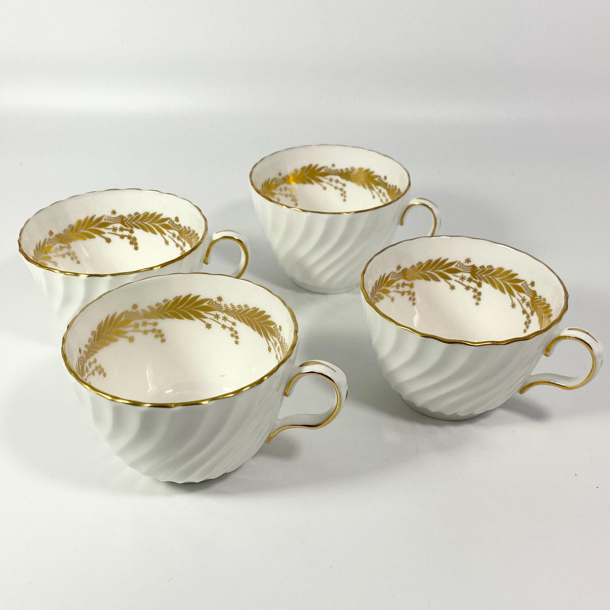 RARE !! Set of 4 Aynsley “Kent” Gold Gilt Bone China Replacement Teacups