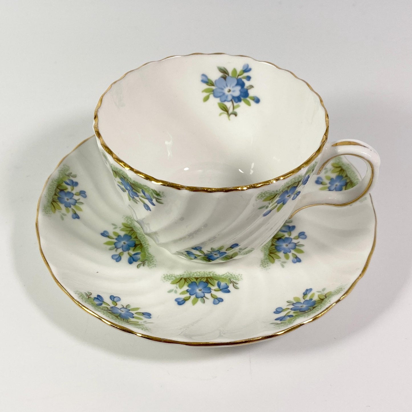 Extremely RARE !!! 1930s Aynsley C1382 teacup and saucer pretty violets floral