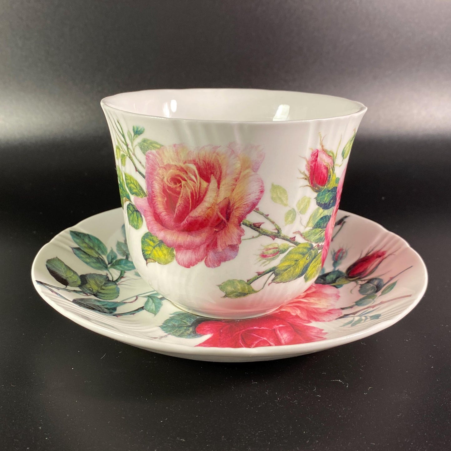 Extremely RARE !! Roy Kirkham English Rose Breakfast JUMBO sized Cup & Saucer 5789083