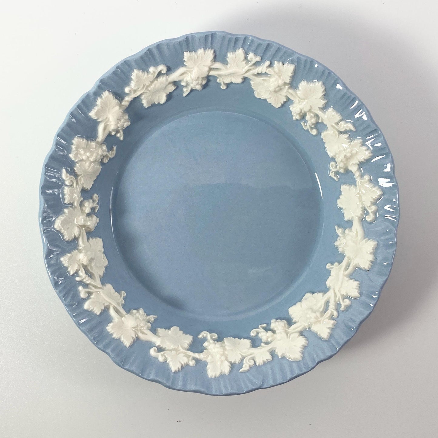Wedgwood~Queensware~Cream on Lavender~5” Dessert Bowl~Shell Edge