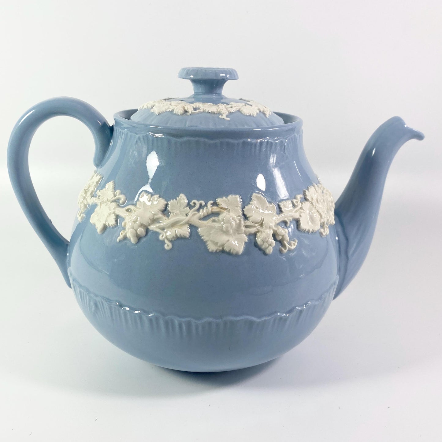 WEDGWOOD Cream on Lavender TEAPOT & LID Shell Edge Tea Pot Queensware