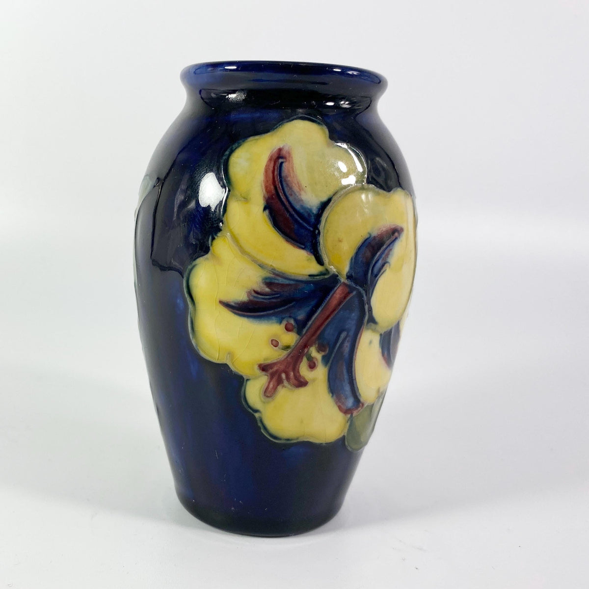 Vintage William Moorcroft Hibiscus blue vase art pottery England RARE Find !!