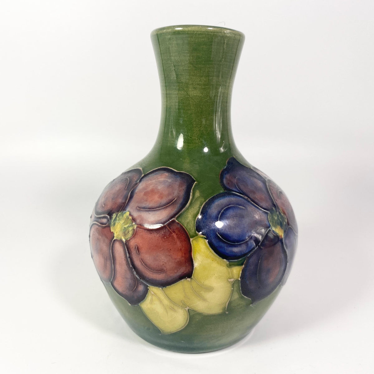 Moorcroft pansy Flowers Hand Panted Antique signed Vase England
