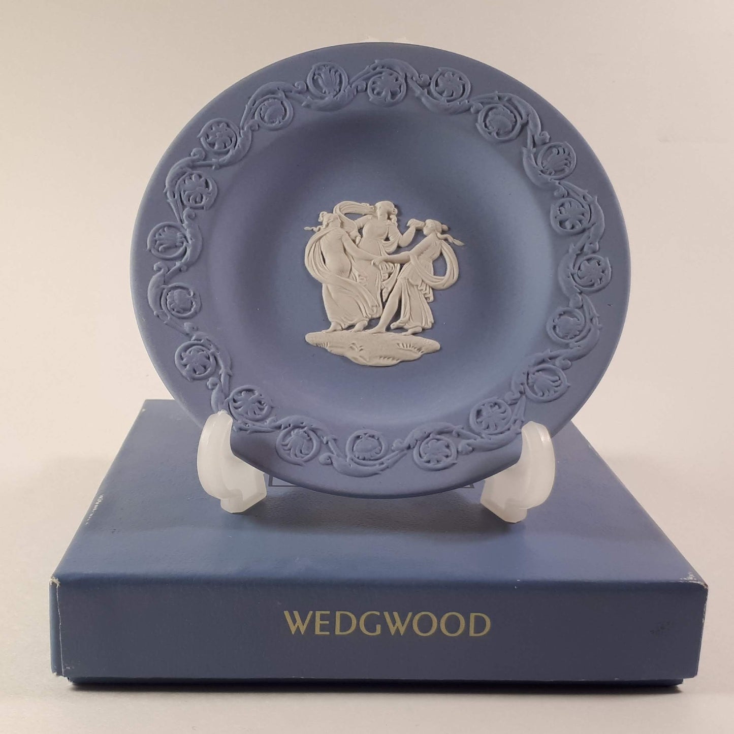 Vintage Wedgwood Blue Jasperware 3 Greek goddess dancing 4 1/2 " inches plate
