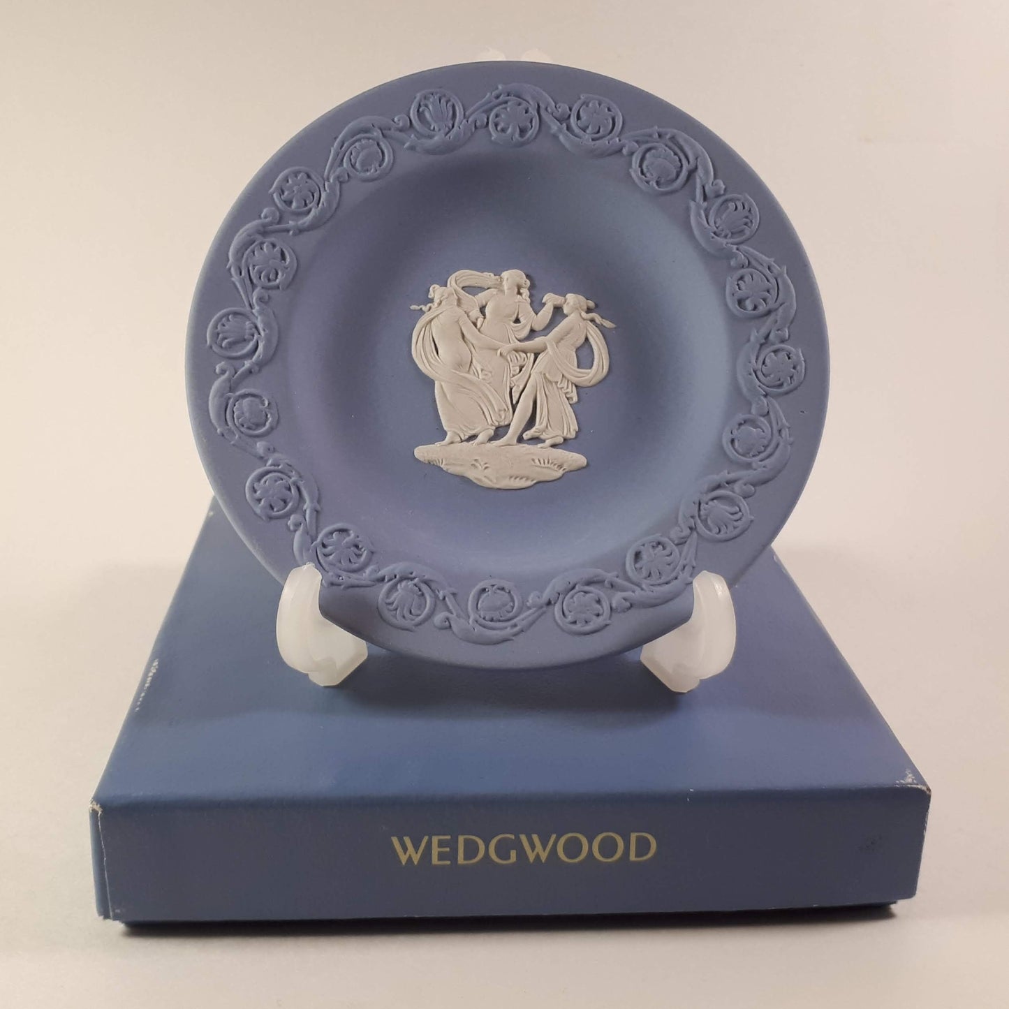 Vintage Wedgwood Blue Jasperware 3 Greek goddess dancing 4 1/2 " inches plate