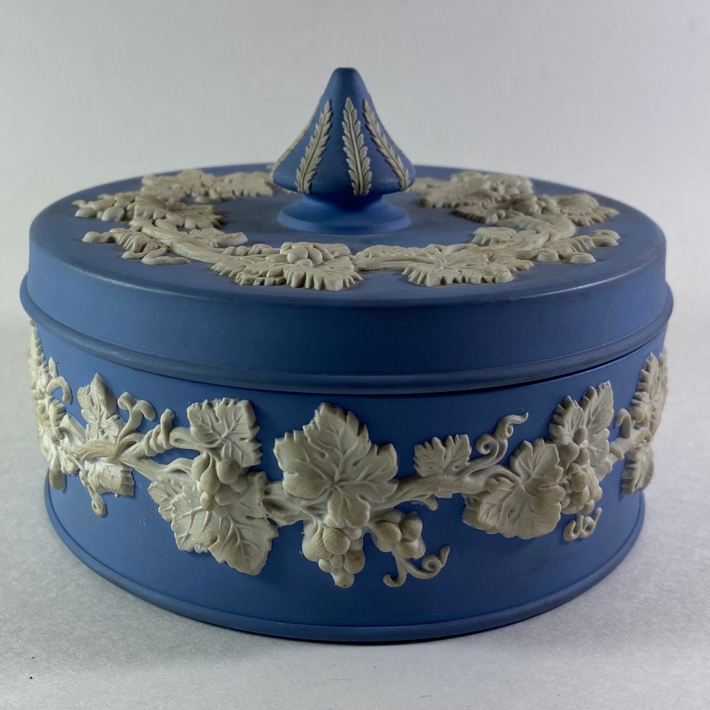 Large Wedgwood jasperware blue lidded trinket box