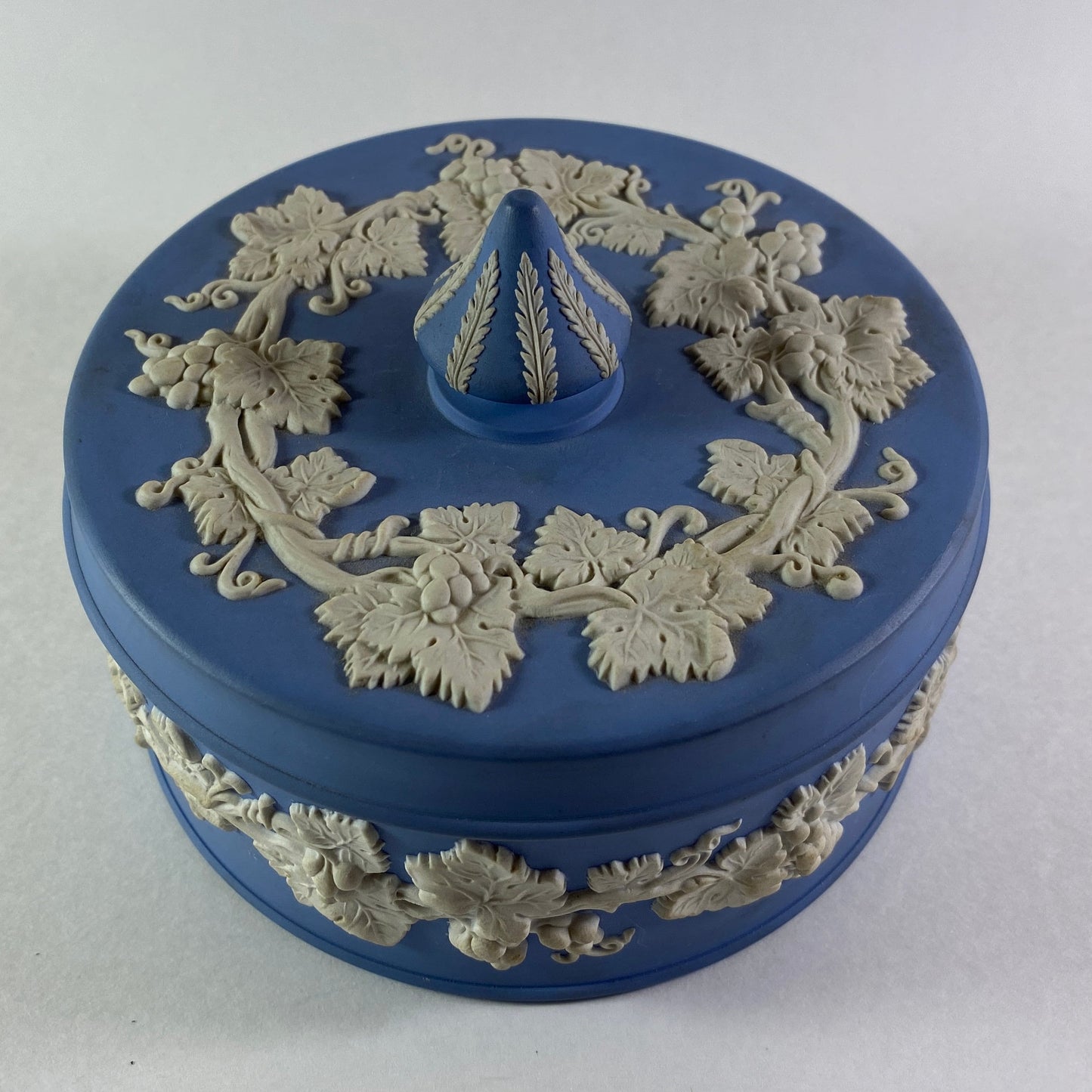 Large Wedgwood jasperware blue lidded trinket box