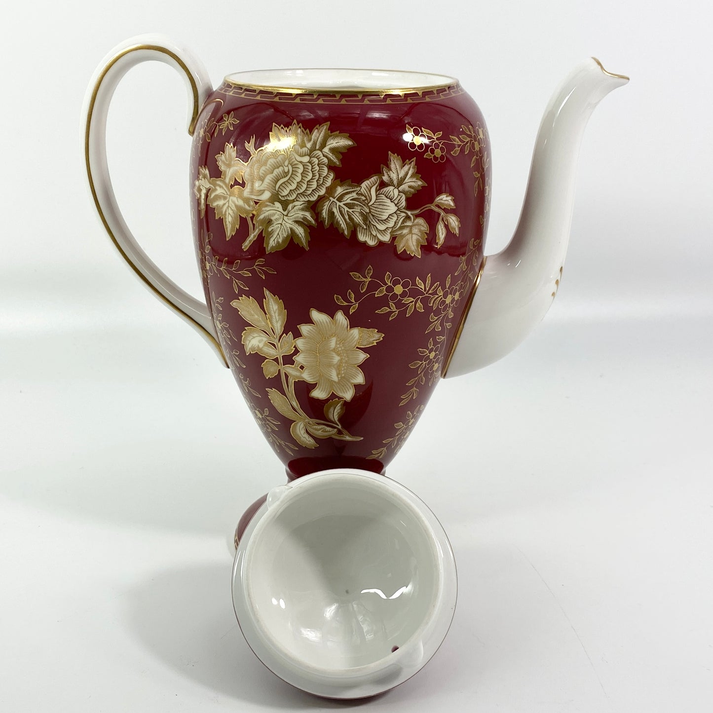 VTG Wedgwood Ruby Tonquin England Red Gold Floral Scalloped Coffee Tea Pot