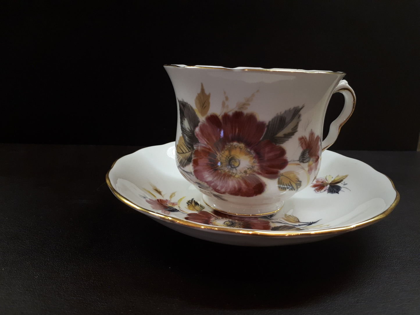 Queen Anne Bone China Tea cup & saucer Magenta bold flower pattern 8293