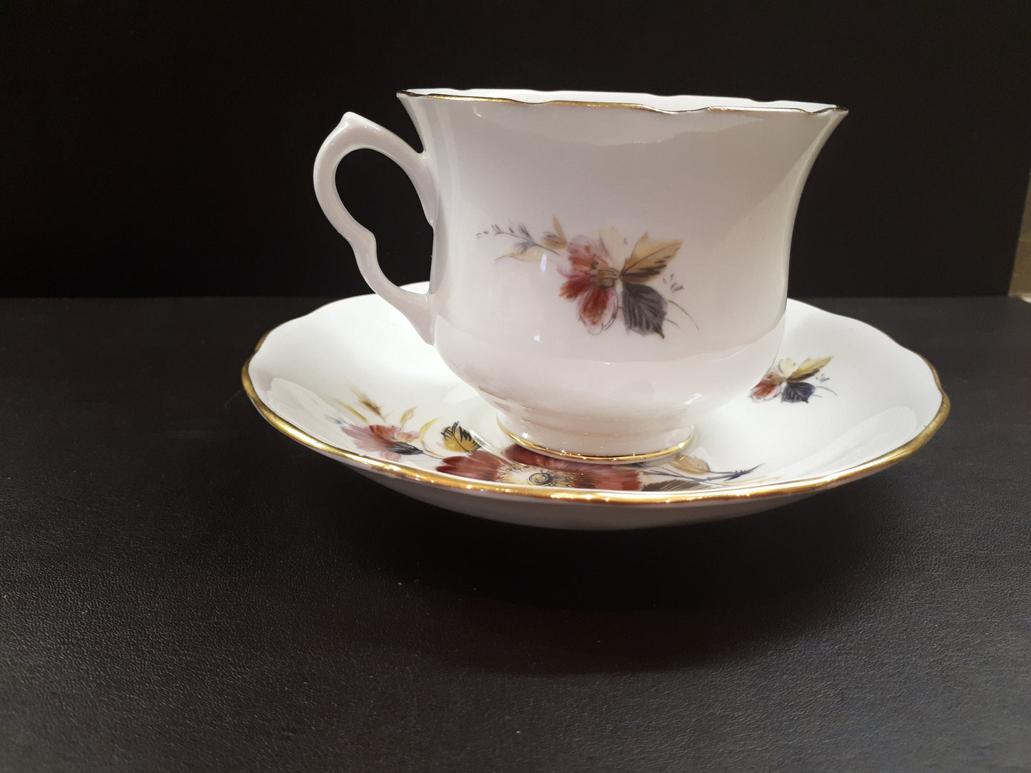 Queen Anne Bone China Tea cup & saucer Magenta bold flower pattern 8293