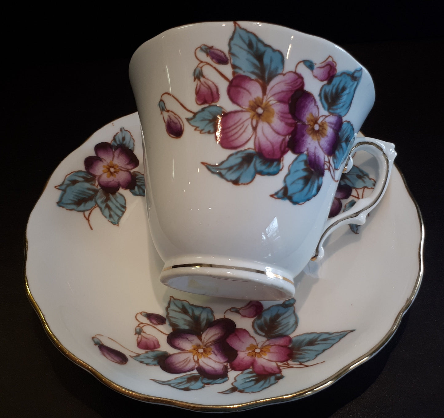 Colclough Bone China TeaCup and Saucer bright floral 6630