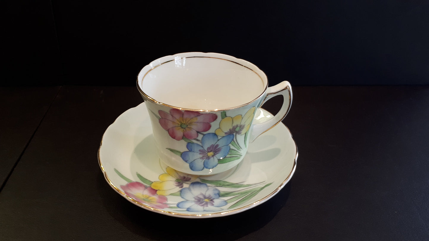 Foley England Bone China Tea Cup Saucer 2681 Pretty pale green with floral design