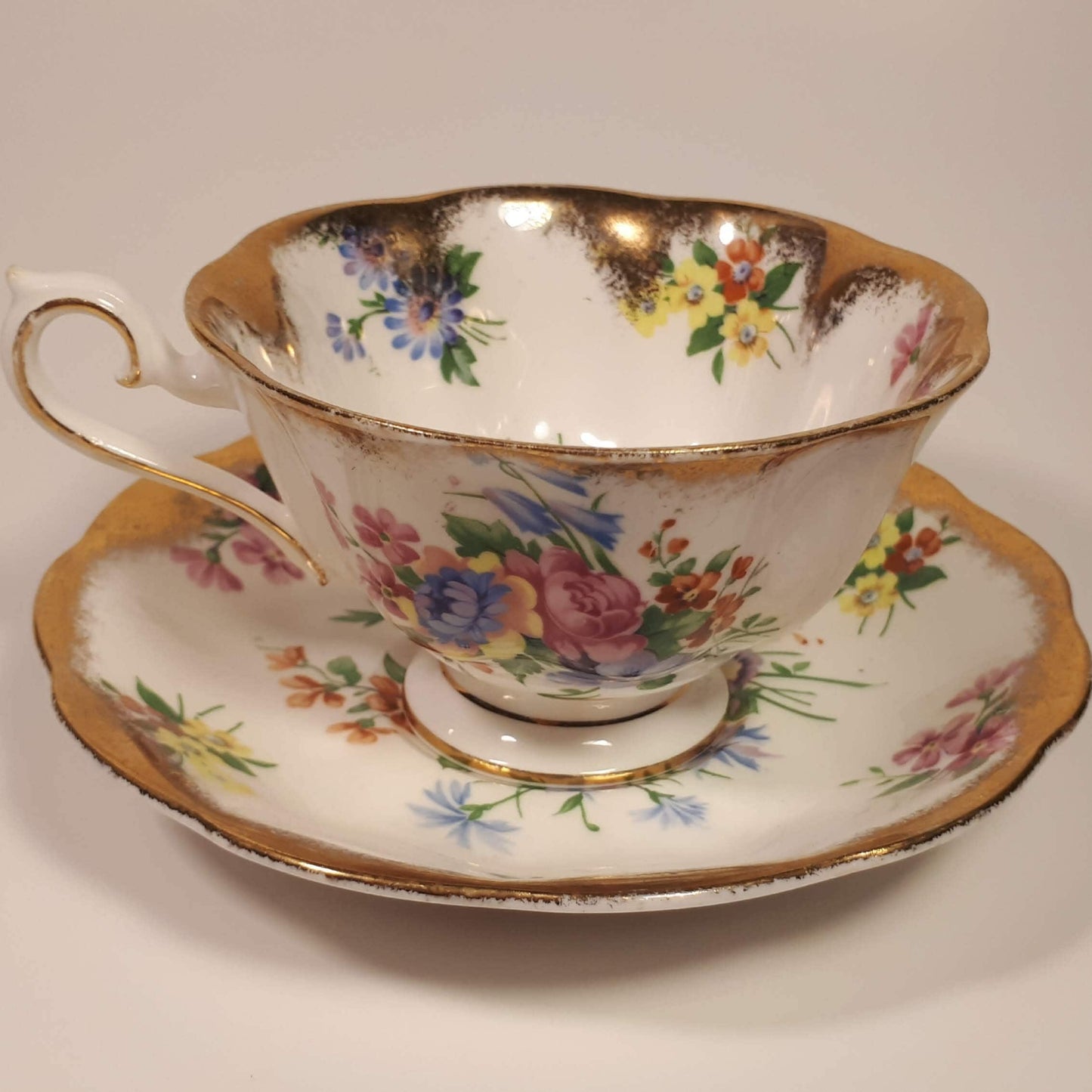 Rare Royal Albert Bone China Floral Bouquet heavy gold gliding gold brushed