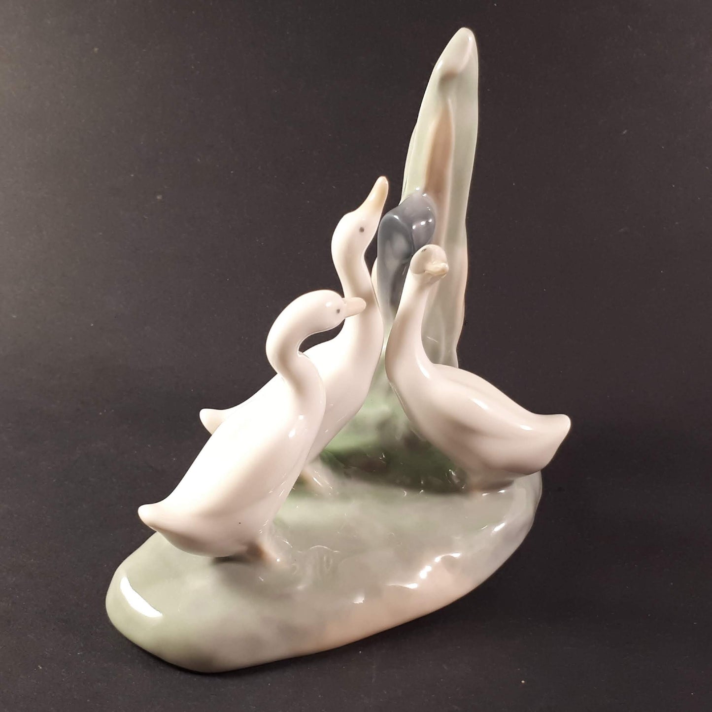 Beautiful NAO by LLADRO Spain Porcelain 3 GEESE In Pond 5" Figurine Glazed