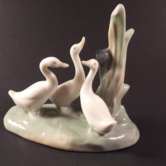 Beautiful NAO by LLADRO Spain Porcelain 3 GEESE In Pond 5" Figurine Glazed